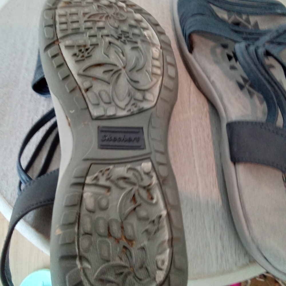 Sketchers  Navy Sandals Size 10 - Picture 2 of 10